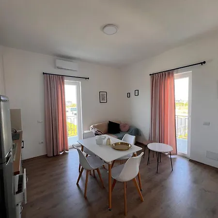 Golden Heart Apartment