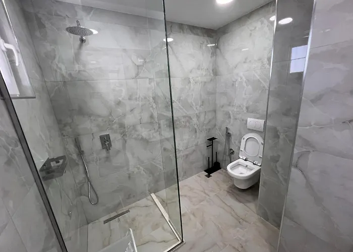 Golden Heart Apartment *