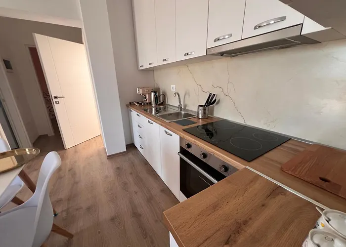 Golden Heart Apartment